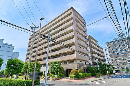 平成13年2月築、新耐震基準のマンションです。