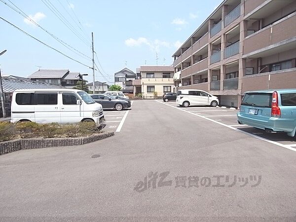 画像21:広い駐車場です