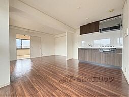 ソシエール大津 4階2LDKのリビング/ダイニング