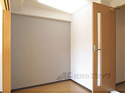 ロイヤルガーデン弐番館 402 4階1DKのリビング/ダイニング