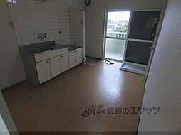 近江鉄道近江本線 長谷野駅 4.3kmの賃貸アパート 2階1DKのリビング/ダイニング