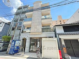 京都府京都市下京区松原通西洞院東入藪下町（賃貸マンション1K・1階・28.00㎡） その1