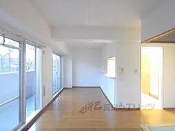 ラフィネ西京極 2階3LDKのリビング/ダイニング