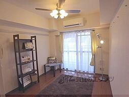 ドミトリーインテリジェンス 301 3階1Kのリビング/ダイニング