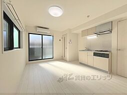 JR山陰本線 花園駅 徒歩4分の賃貸アパート 2階1LDKのリビング/ダイニング