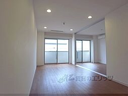 二条サミットレジデンス 101 1階1LDKのリビング/ダイニング