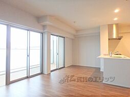 阪急京都本線 西院駅 徒歩14分の賃貸マンション 6階3LDKのリビング/ダイニング