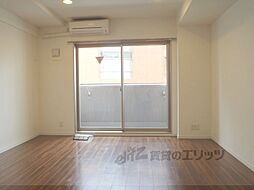 ジニア 301 3階1Kのリビング/ダイニング