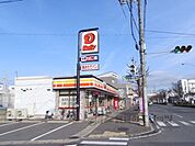 デイリ－ヤマザキ　伏見下鳥羽店まで220メートル