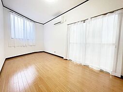 コスモビュー 1階1Kのリビング/ダイニング