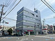 県道164号線（旧中山道）に面した角地