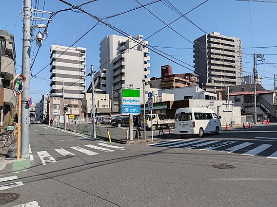 ファミリーマー...