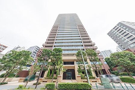 【外観】総戸数276戸の大規模マンション。大規模ならではの共用施設が充実しているマンションです。