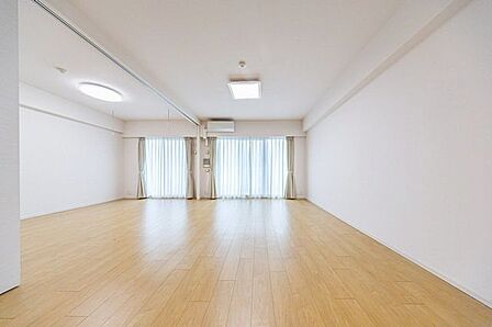 LDKと洋室(2)をつなげて使うと約23.6帖の広々空間になります。