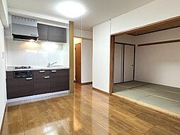 ロイヤルプレステージ 302 3階2DKのリビング/ダイニング