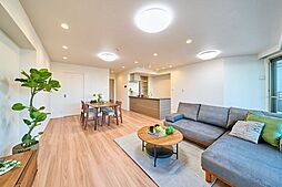 ヨコハマタワーリングスクエア　ザ・イースト 3LDKのリビング/ダイニング