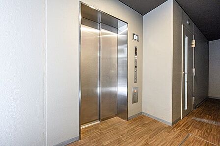 エレベーター2基体制で待ち時間に配慮。