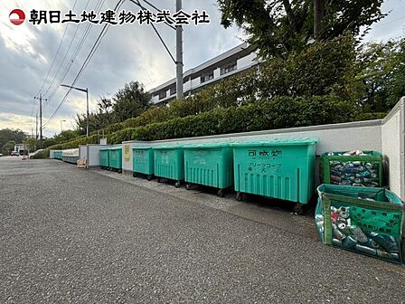 管理が行き届いたゴミ置き場で安心、日々の暮らしを快適に支える清潔な共用スペースです！