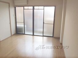 カースルII 2階1DKのリビング/ダイニング