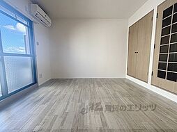 近鉄京都線 上鳥羽口駅 徒歩2分の賃貸マンション 4階1Kのリビング/ダイニング