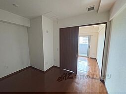 エイジングコート淀城公園 5階1DKのリビング/ダイニング