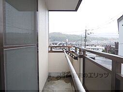 阪急京都本線 桂駅 バス15分 芸大前下車 徒歩1分の賃貸マンション 1階1Kのリビング/ダイニング