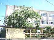 梅津中学校まで1100メートル