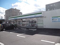 コンビニ「ファミリーマートまで340m」