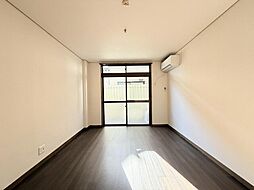 ピュア37 107 1階1Kのリビング/ダイニング