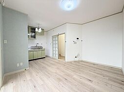 アップルタウン往生地　2号棟 203 1階3LDKのリビング/ダイニング