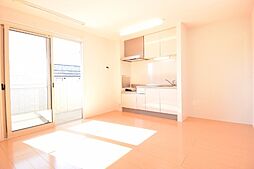 アミティエ三輪 201 2階1LDKのリビング/ダイニング