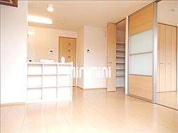 パークサイド・オッツ 201 2階1LDKのリビング/ダイニング