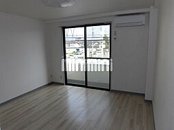 アイランド18 205 2階1Kのリビング/ダイニング