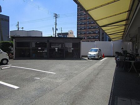 駐車場・駐輪場・ゴミ置き場