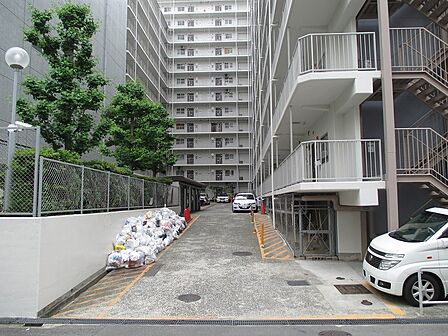 駐車場出入口