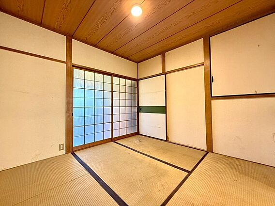 ２階の和室４．...