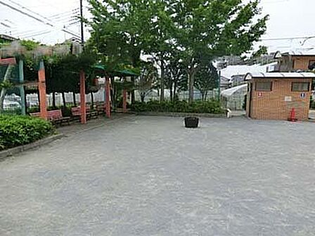 北小岩松の木児童遊園北小岩松の木児童遊園 560m