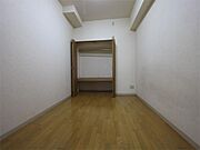 LDK11.3帖　洋室5.1帖と繋げても仕切っても使えます