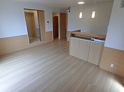 リッシュ・アヴニール　B棟 203 2階2LDKのリビング/ダイニング