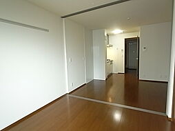 ロイヤルメゾン 203 2階1DKのリビング/ダイニング