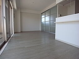 Le Porte-Bonheur 201 2階3LDKのリビング/ダイニング