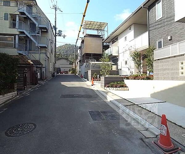 画像23:前面道路です。