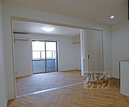 エントランスライフ宝ヶ池 102 1階1DKのリビング/ダイニング