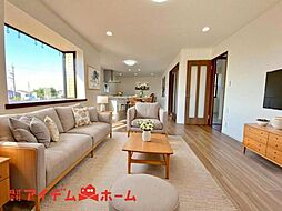 大府市共西町5丁目 5SLDKのリビング/ダイニング