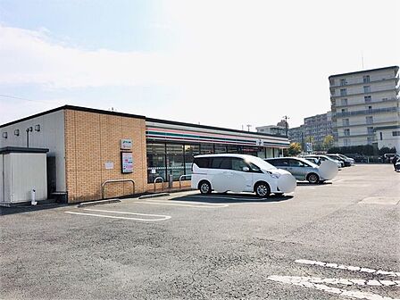 セブンイレブン船橋坪井東4丁目店 130m