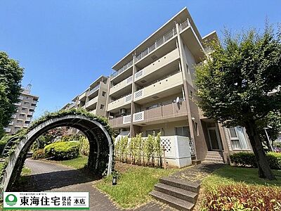 外観:たっぷりの陽光を受け止める明るい邸宅で、新生活を! 外観:たっぷりの陽光を受け止める明るい邸宅で、新生活を!