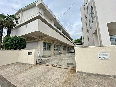 名古屋市立本郷小学校(500m)