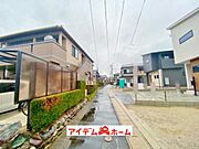 前面道路 平日・土日問わずご案内致します！お気軽にお問合わせ下さい♪ 