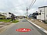 外観：前面道路 平日・土日問わずご案内致します！お気軽にお問合わせ下さい♪ 