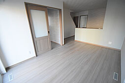 THE HOUSE TSURUTA E号室 2階3LDKのリビング/ダイニング